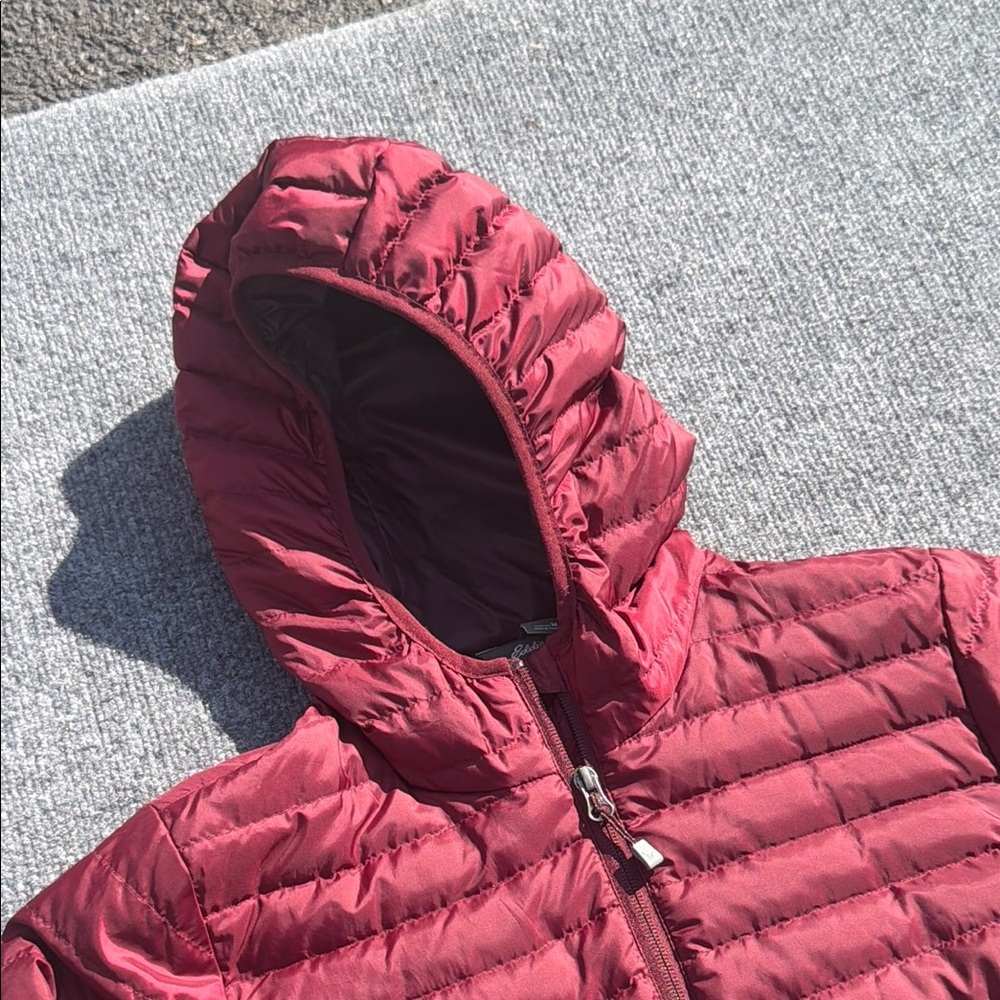Eddie Bauer Travex Jacket Womens M Maroon Puffer EB 700 Down Insulated Outdoor - Picture 2 of 8